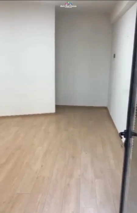 Zyre Me Qera Tek Zogu I Zi (ID BZ2276) Tirane