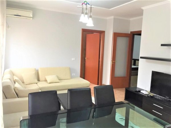 Apartament Me Qera 2+1 Ne Myslym Shyri (ID B220715) Tirane.