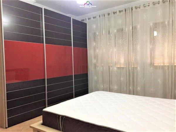 Apartament Me Qera 2+1 Ne Myslym Shyri (ID B220715) Tirane.