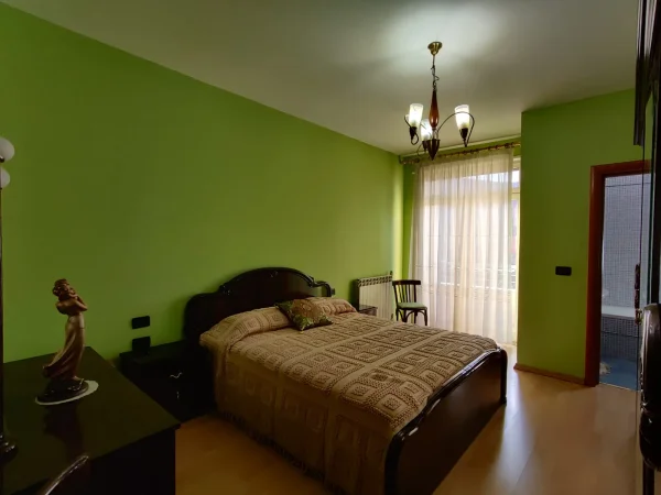 Apartament me qira: