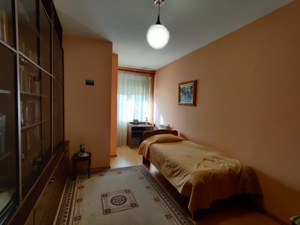 Apartament me qira: