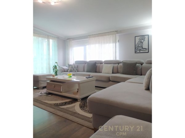 SHITET Apartament Luxurious 3+1 te Kompleksi Colombo 2