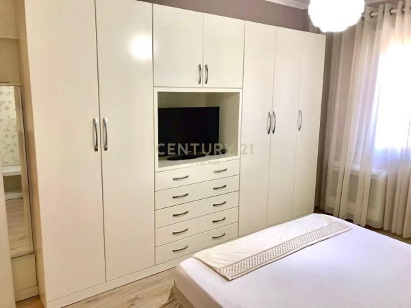 Liqeni i Thate, Japim me Qira Apartament 2+1.