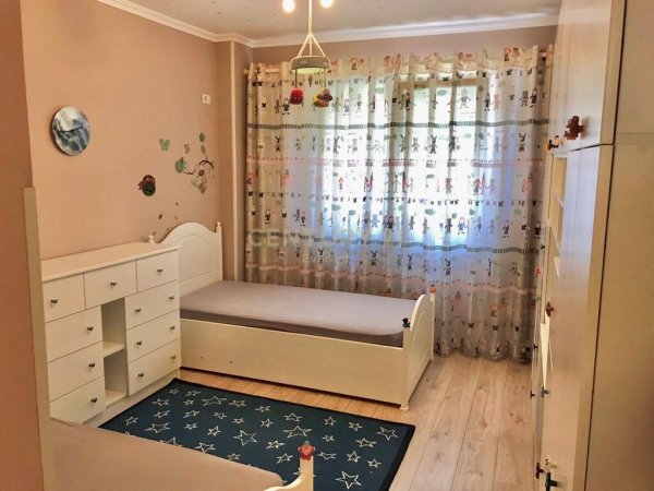 Liqeni i Thate, Japim me Qira Apartament 2+1.