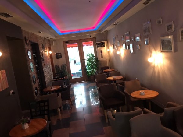 Shitet Lokal Bar- Kafe me siperfaqe 97 m2 ne Bulevardin Gjergj Fishta Tirane.