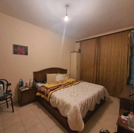 Jepet me qera apartament 1+1,Fresku