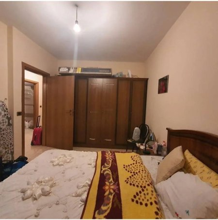 Jepet me qera apartament 1+1,Fresku