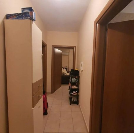 Jepet me qera apartament 1+1,Fresku