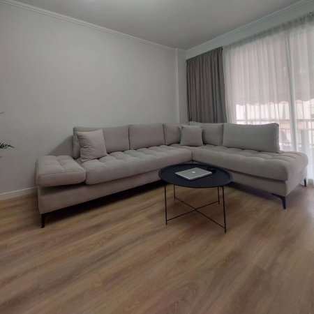 Jepet me qera apartament 2+1+2, Fresku