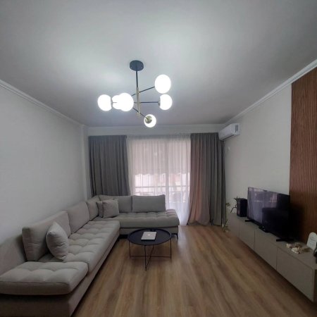 Jepet me qera apartament 2+1+2, Fresku