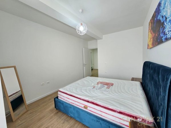 Shesim Apartament 1+1 te mobiluar tek Pazari Ri