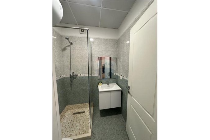 Apartament 2+1+2 per shitje te Rr Kavajes