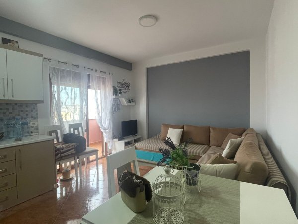 Durrës, Shitet Apartament 1+1, e mobiluar dhe e investuar (APARTMENT FOR SALE!!)