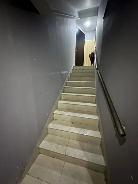 Shitet Ambjent biznesi (i investuar) prane Sheshit Wilson,sip. Totale 133 m2,kati -1,cmimi 140,000 Euro