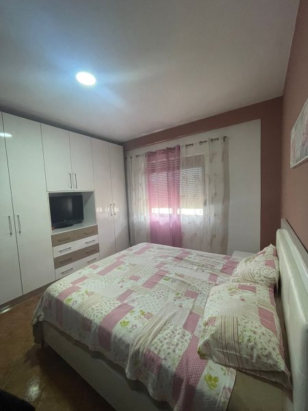 Durrës, Shitet Apartament 1+1, e mobiluar dhe e investuar (APARTMENT FOR SALE!!)