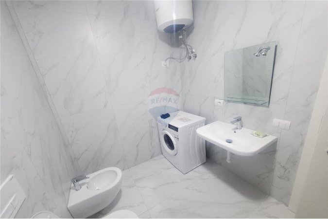 Apartament - Me Qira - Ali Demi, Shqipëri