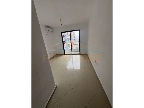 Qera, Apartament 2+1+2, Unaza e Re, Tiranë.UNA38257