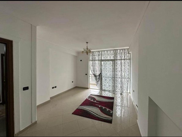 Shitet Apartament 1+1 ne Astir prane Fratarit