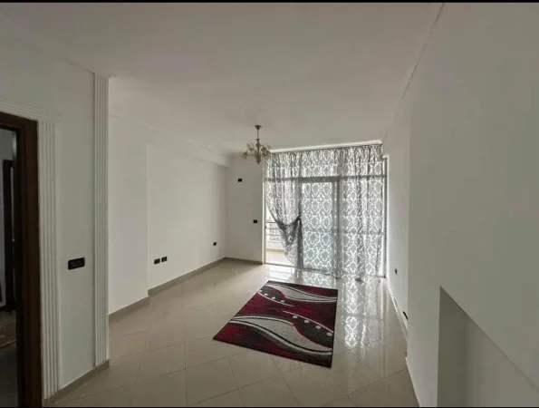 Shitet Apartament 1+1 ne Astir prane Fratarit