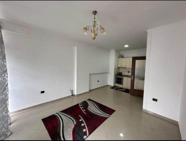 Shitet Apartament 1+1 ne Astir prane Fratarit