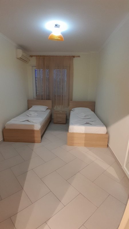 Tirane,Apartament me#Qira 1+1(Rruga e Kavajes perballe Deliorgjit)