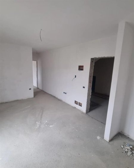 Jepet ne shitje Apartament 1+1 me siperfaqe 45 m2 , prane Xhamise ne Selite.