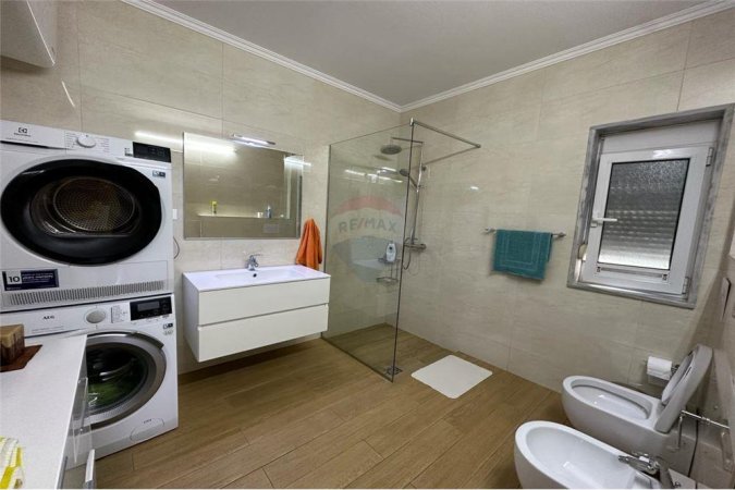 Ofrojme per qira apartament 2+1+2 ne zemer te Bllokut