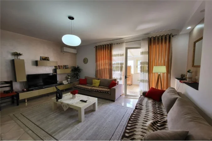 Apartament 3+1+2+Verand - Në Shitje - Yzberisht, Shqipëri