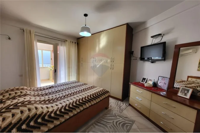 Apartament 3+1+2+Verand - Në Shitje - Yzberisht, Shqipëri