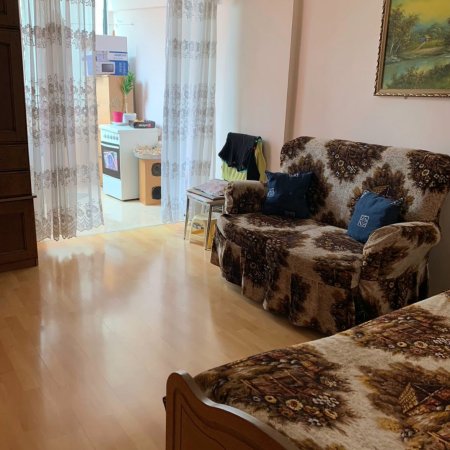 Jepet me qera apartamentt 2+1 Komuna e Parisit