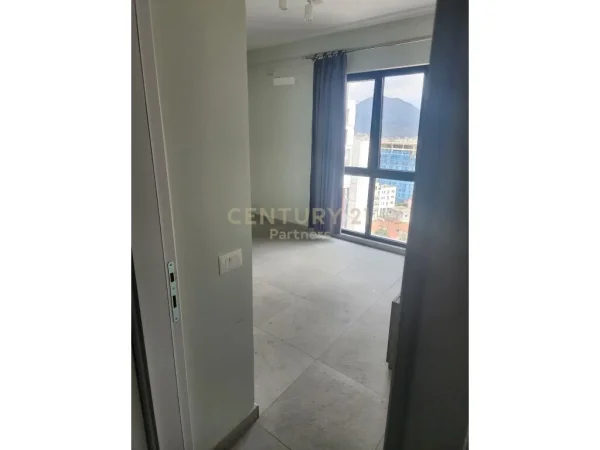 Ambient me qera per zyra ne kompleksi Arlis, tek Farmacia 10