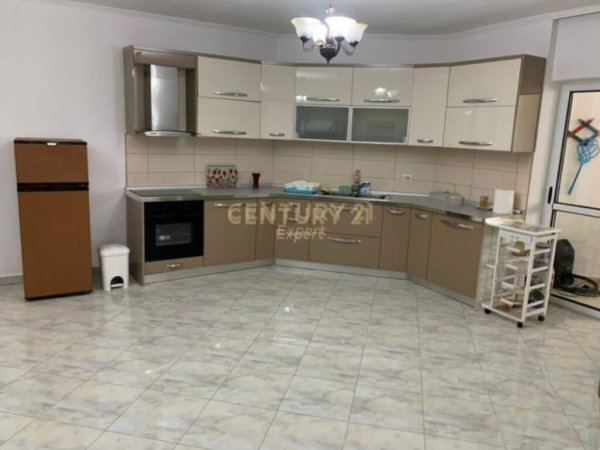 SHESIM APARTAMENT 3+1+ VERANDE NE LAPRAKE.