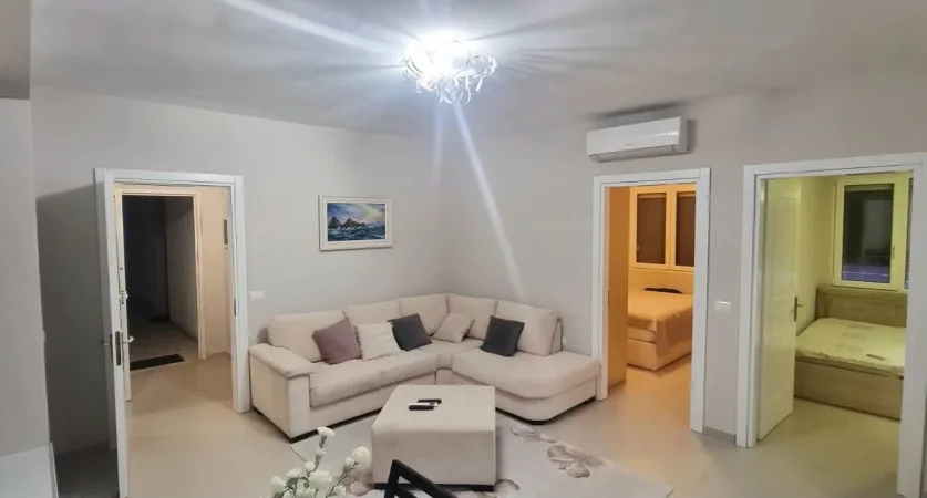 Jepet me qera apartament 2+1 Selite