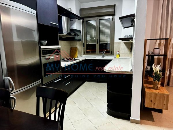 Apartament 2+1+2 me qera prane 15 Kateshit ne Tirane