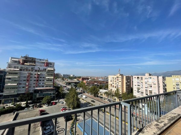 Tirane, shes apartament 1+1 Kati 1, 69 m² 80.000 Euro (Laprakë)