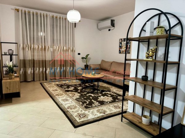 Apartament 2+1+2 me qera prane 15 Kateshit ne Tirane