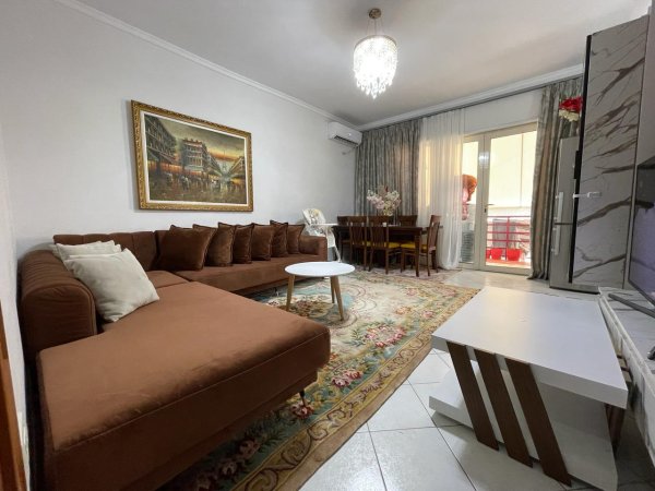 EKSKLUZIVE! Apartament 3+1+2 per shitje te Rruga Hamdi Sina, Liqeni i Thate!