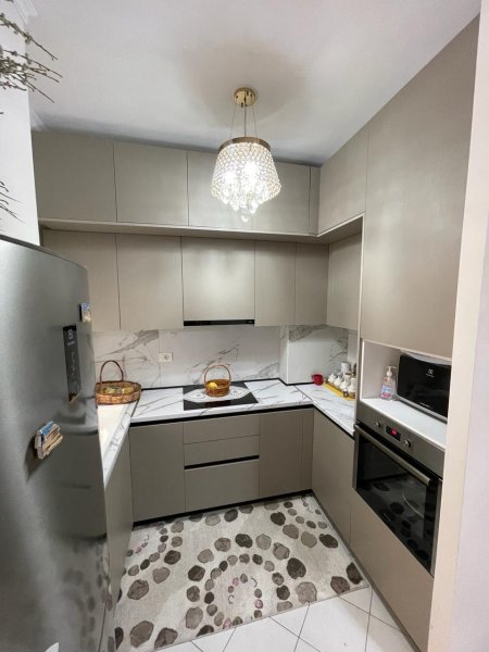 EKSKLUZIVE! Apartament 3+1+2 per shitje te Rruga Hamdi Sina, Liqeni i Thate!