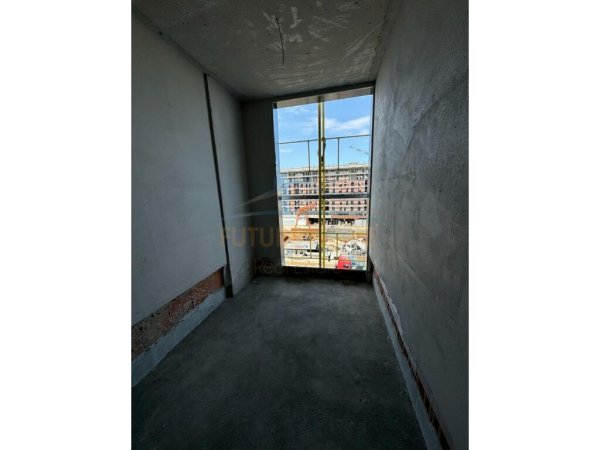 SHITET APARTAMENT 2+1+2 TE AKSES TIRANA