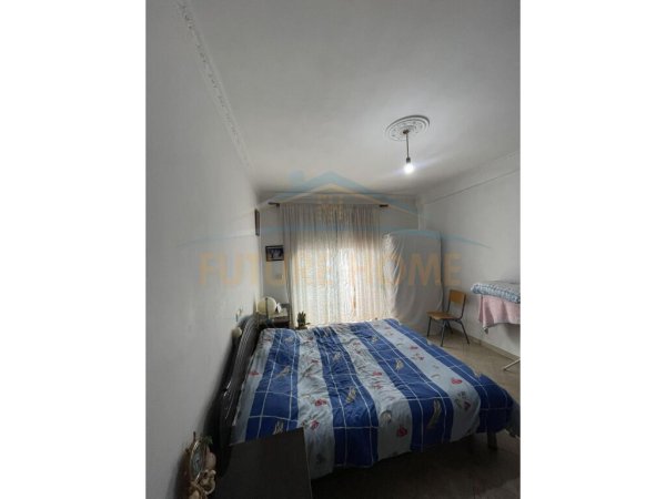 Shitet, Apartament 2+1+2, Unaza e Re, Tiranë UNA38274