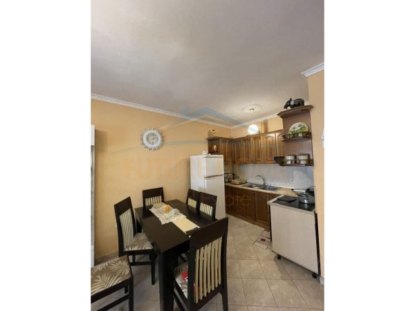 Shitet, Apartament 2+1+2, Unaza e Re, Tiranë UNA38274