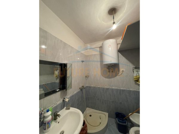 Shitet, Apartament 2+1+2, Unaza e Re, Tiranë UNA38274