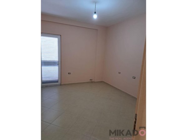 Shitet Apartament 2+1+2 tek Kompleksi "Mangalem", Ali Dem!