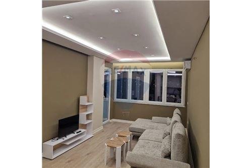 JEPET APARTAMENT ME QIRA 2+1 ne Yzberisht Rr.Besim