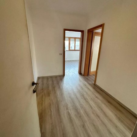Shitet Apartament 1+1,55 m2, restaurim total te 21 Dhjetori, 98.000 Euro