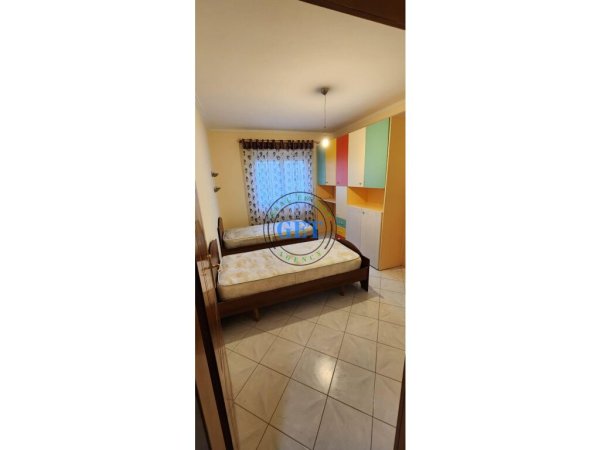 Shitet, Apartament 2+1 në Plazh Iliria, Durres.