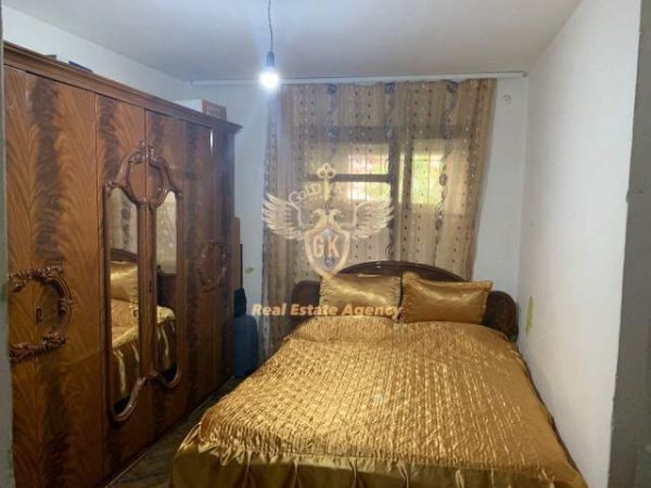 Durres, shitet 3+1+A Kati 1, 3 m² 45.000  (Pallati Sportit)