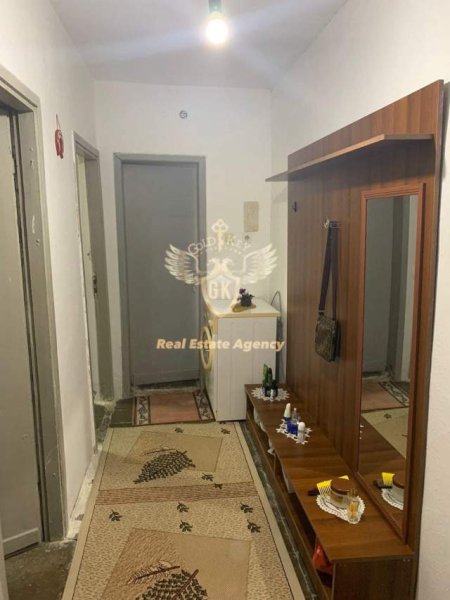 Durres, shitet 3+1+A Kati 1, 3 m² 45.000  (Pallati Sportit)