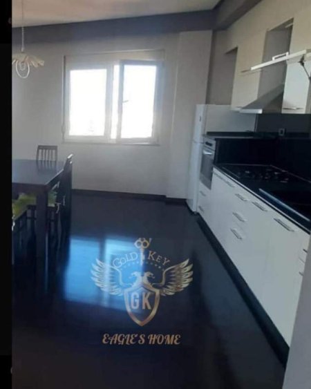Durres, jepet me qera apartament 2+1 Kati 8, 110 m² 300 Euro (Lagjja Sefer Efendiu Gjykata)