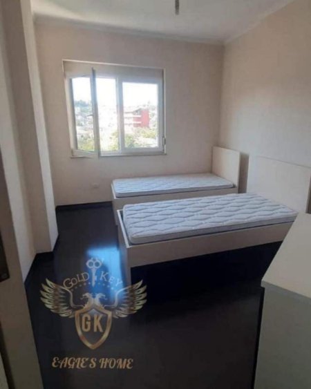 Durres, jepet me qera apartament 2+1 Kati 8, 110 m² 300 Euro (Lagjja Sefer Efendiu Gjykata)